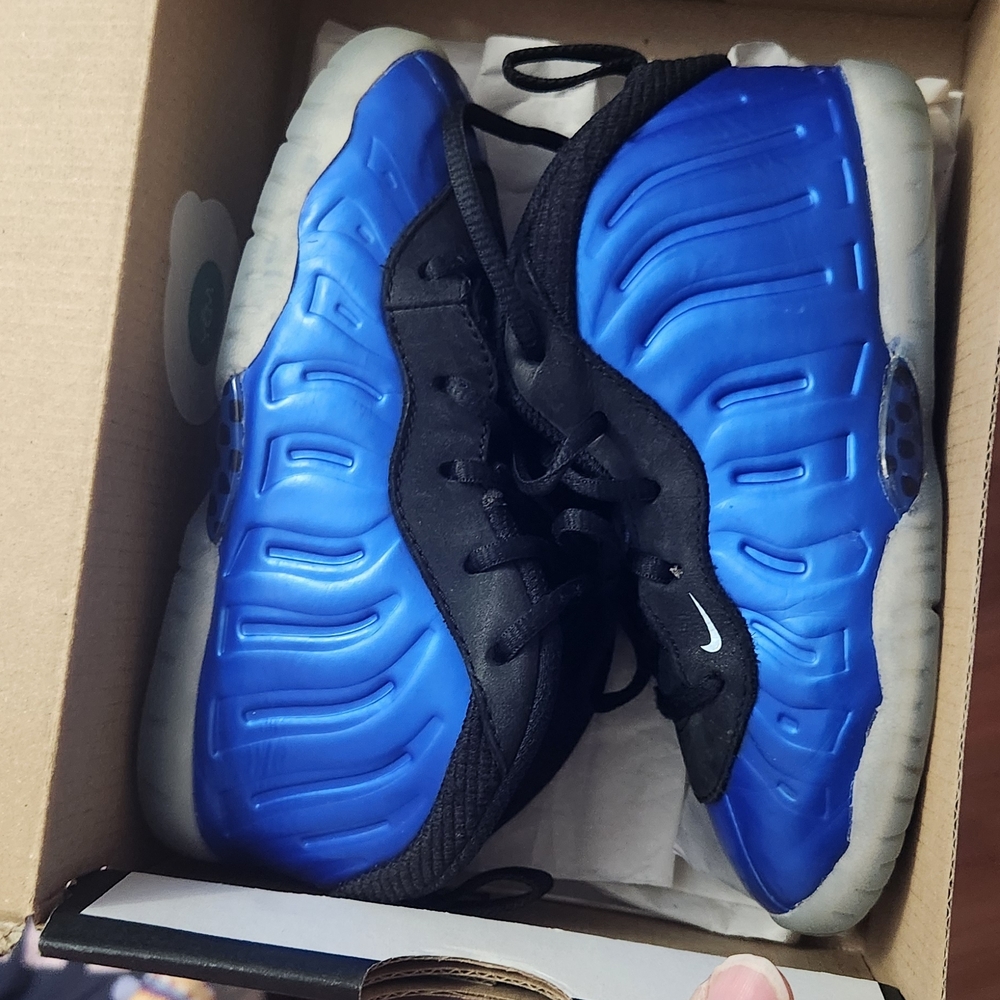 Nike Kids Black and Blue Sneakers